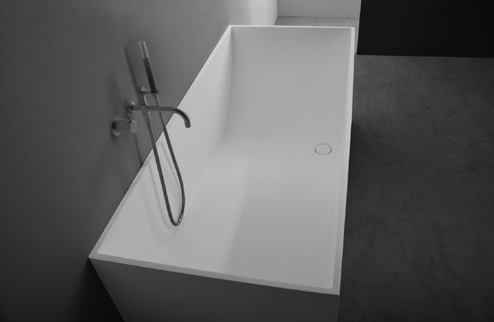 Ideavit Solid Star Rectangular freestanding bathtub. 67x28x22 inch.- White