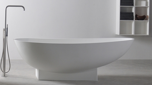 Ideavit Solid Leaf  Egg freestanding bathtub. 71x32x33 inch. White